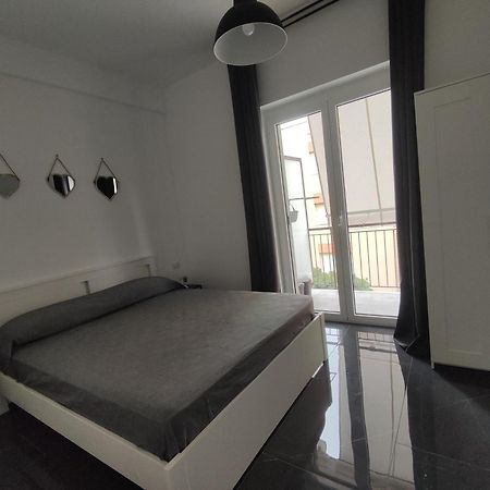 Oniria Suite - 100 Mt Dal Mare Terracina Zewnętrze zdjęcie
